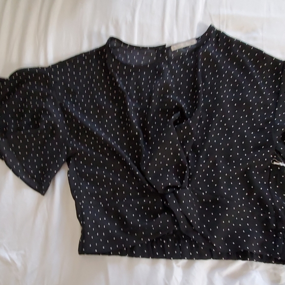 Tops - Picture 6 of 8